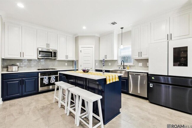 Building Photo - Exquisite 5-Bedroom Home in Denham Springs with Premium Features