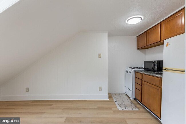 Building Photo - 1225 Spruce St