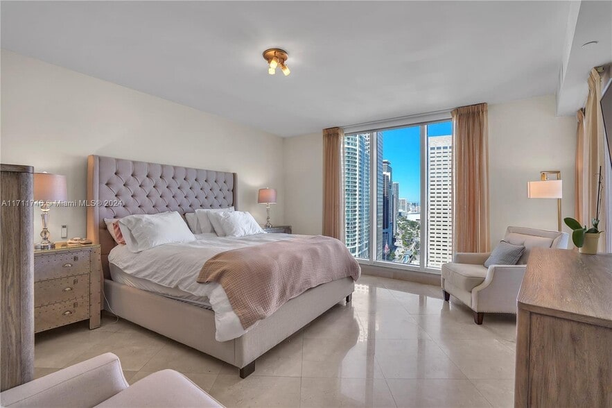 Building Photo - 901 Brickell Key