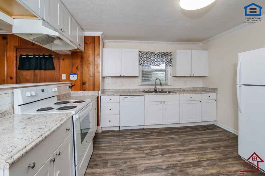 Building Photo - 3600 Selma Ave