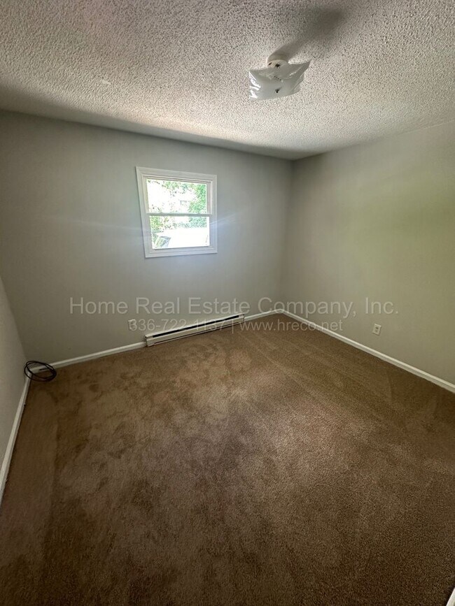 Building Photo - 4229 Ogburn Ave