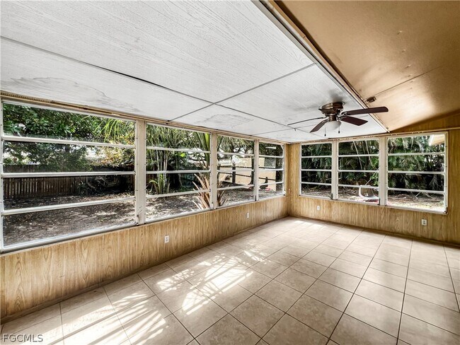 Building Photo - 7300 Barragan Rd