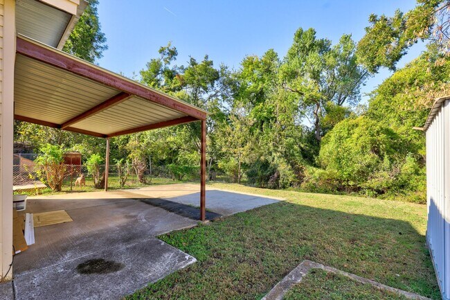 Building Photo - 3 Bed 2 Bath close to OU Med Center