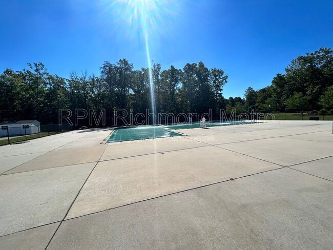 Building Photo - 2157 Kennington Pkwy N