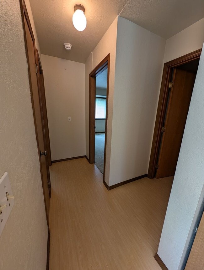 Building Photo - Two Bedroom Duplex in the Heart of Bremert...