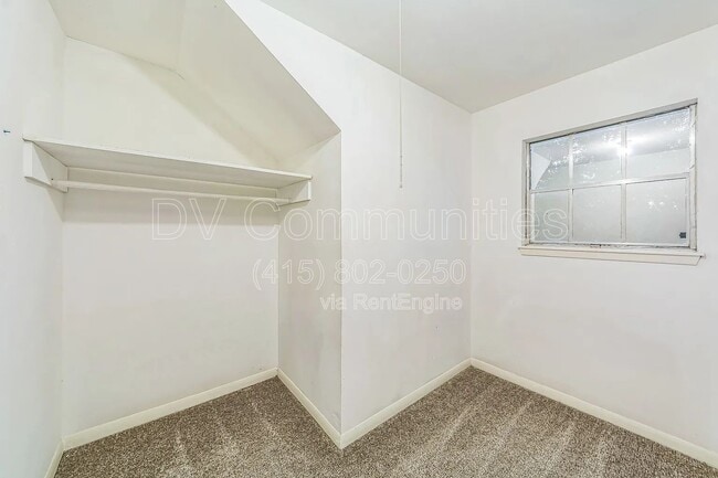 Building Photo - 1617 3rd St