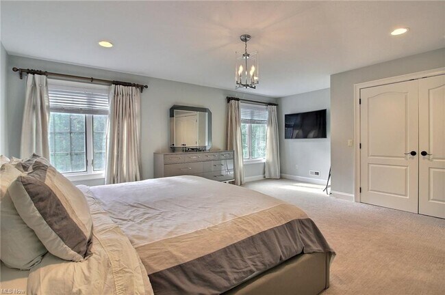 Building Photo - 40 Hamlet Ct