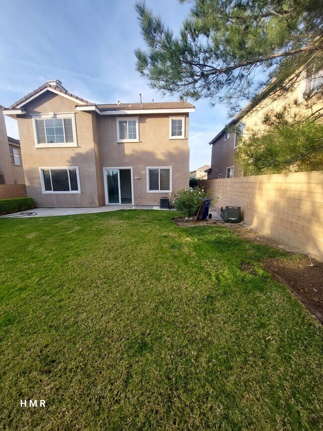Building Photo - Stunning Two-Story Home with 4 Bedrooms an...