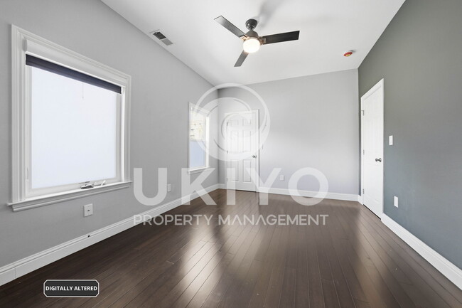 Building Photo - 1123 30th St