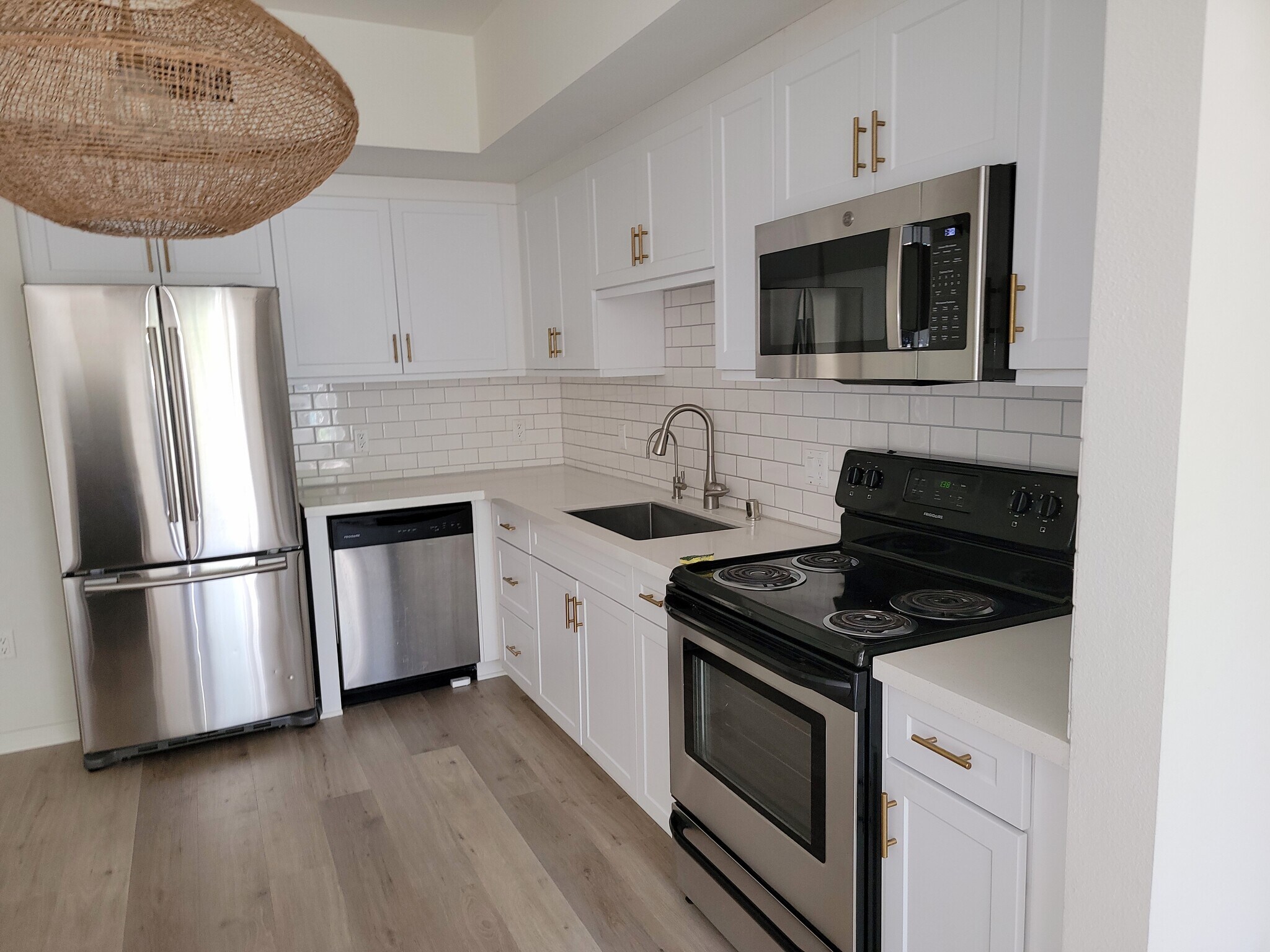 Building Photo - 12655 Bluff Creek Dr