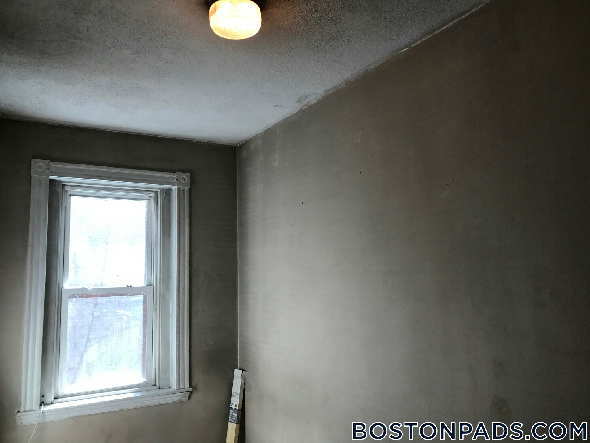 Building Photo - 1887 Beacon St