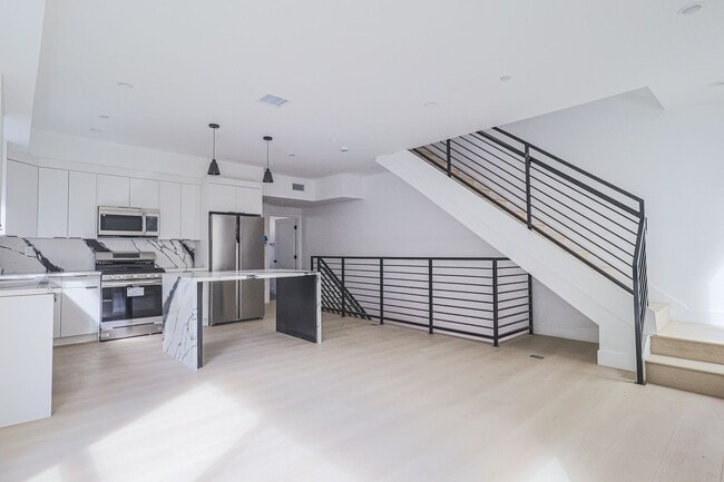 Building Photo - NEW CONSTRUCTION LUXURY 4 BED TOWNHOMES WITH ROOF DECKS