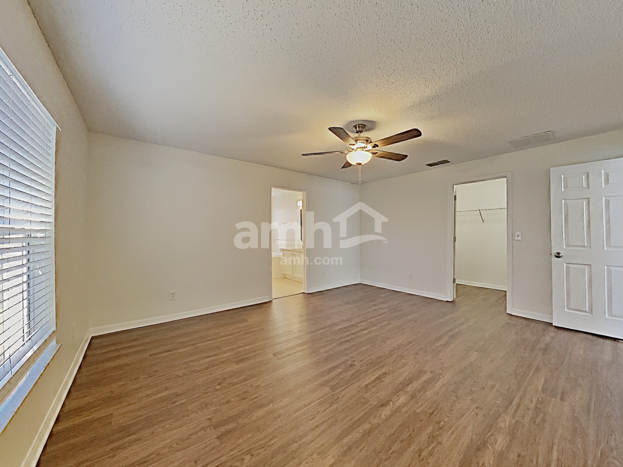 Building Photo - 1066 Bluegrass Dr