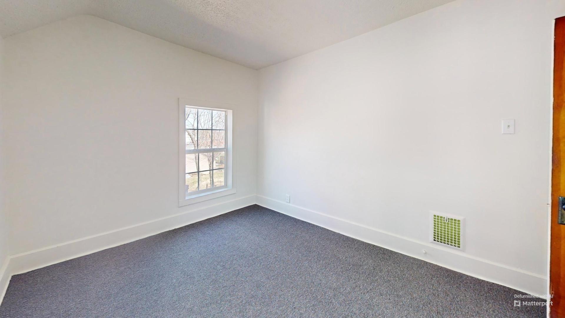 Building Photo - 109 W Ely St