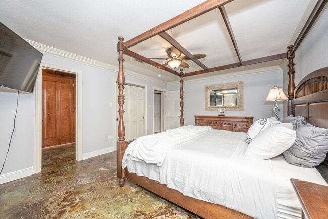 Building Photo - 3 Bedroom 2 Bath Back Bay Luxury Rental Home