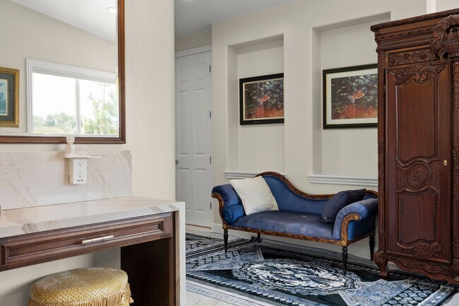 Building Photo - Exquisite Luxury Living in the Moorpark Co...