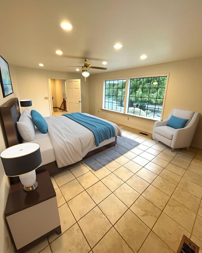 Building Photo - 1/2 Off First Full Month! 4 Bedroom Single Family Home in Lakewood