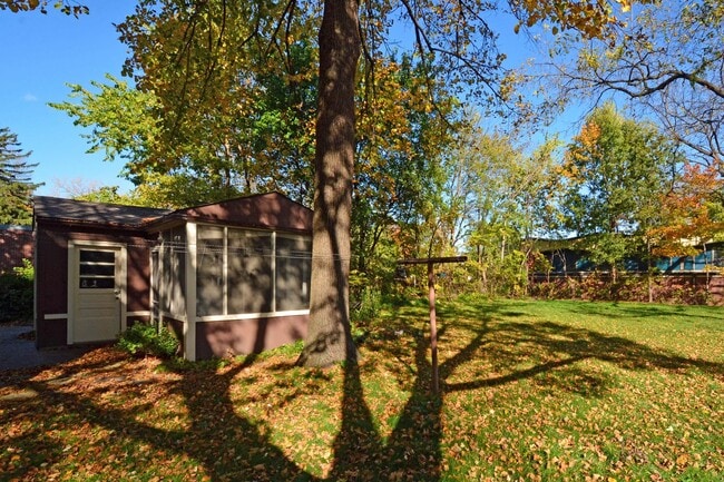 Building Photo - Beautiful 3-Bed 2-Bath Home Available In N...