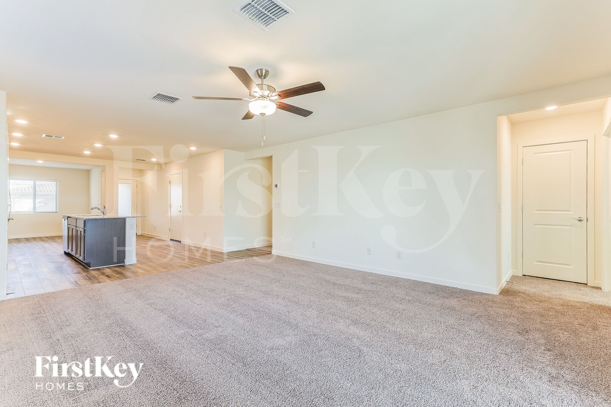 Building Photo - 1067 W 20th St