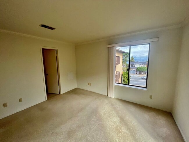 Building Photo - 185C -TL - CS