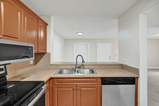 Building Photo - 3 BED/2BATH
