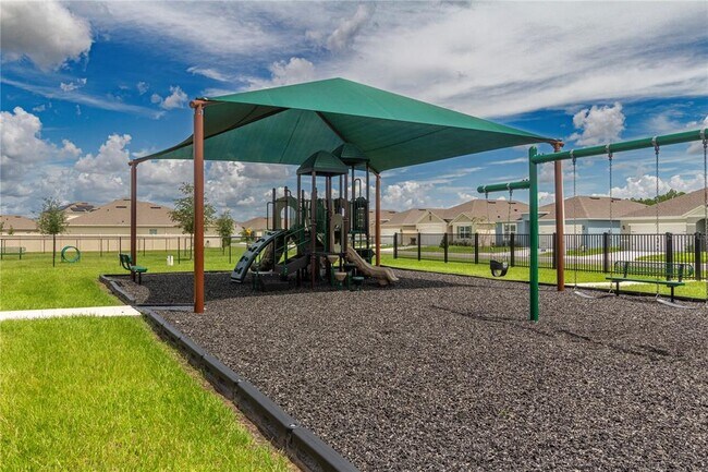 Building Photo - 3302 Pine Lily Ave