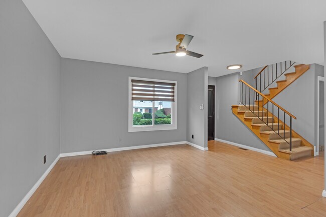 Building Photo - 414 Gainsborough Ct