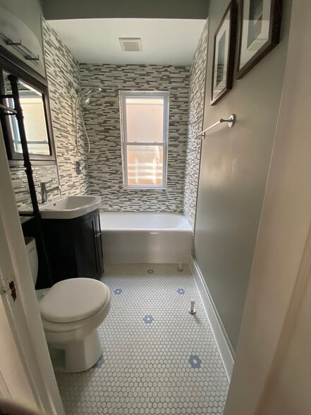 Bath - 5016 N Major Ave