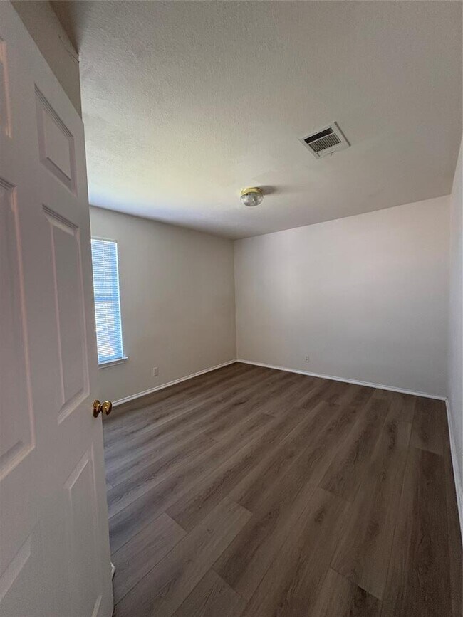 Building Photo - 14304 Sarah Ann Dr