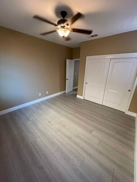 Building Photo - 880 Willow Bridge Dr