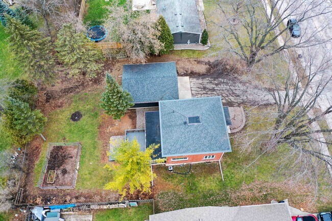 Wonderful Neighbors - 1126 Grant St