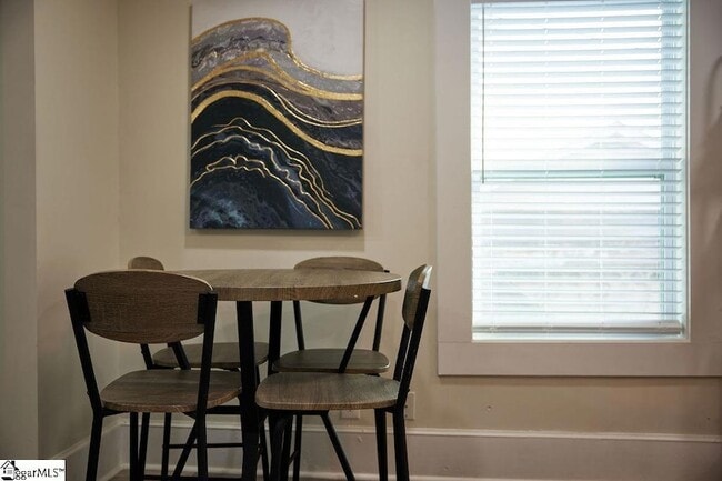 Building Photo - 4 Lindberg Ave