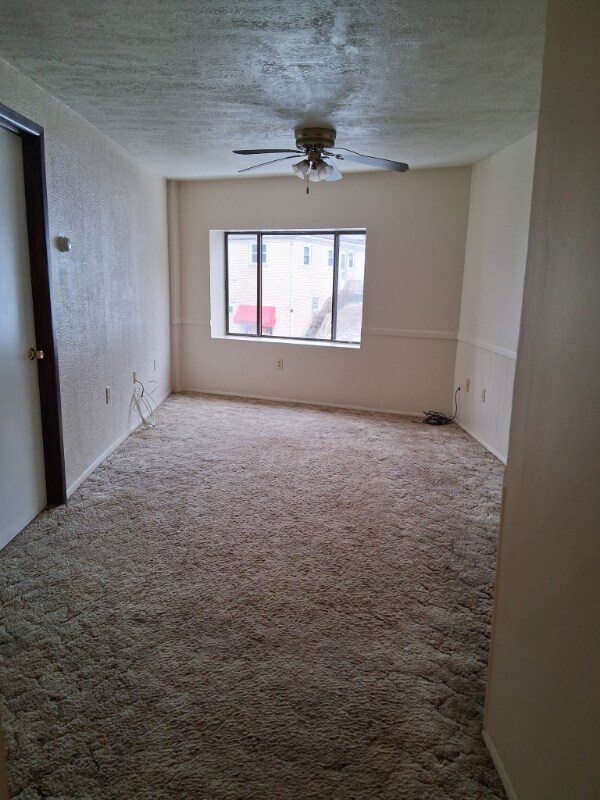 Building Photo - 615 Duss Ave