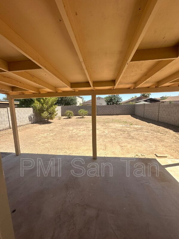 Building Photo - 941 E Denim Trail