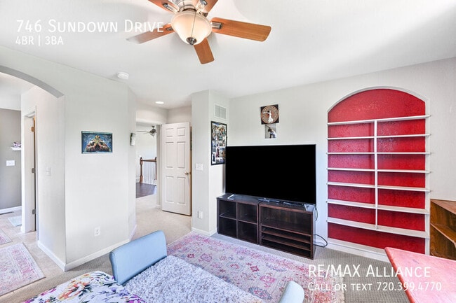 Building Photo - 746 Sundown Dr