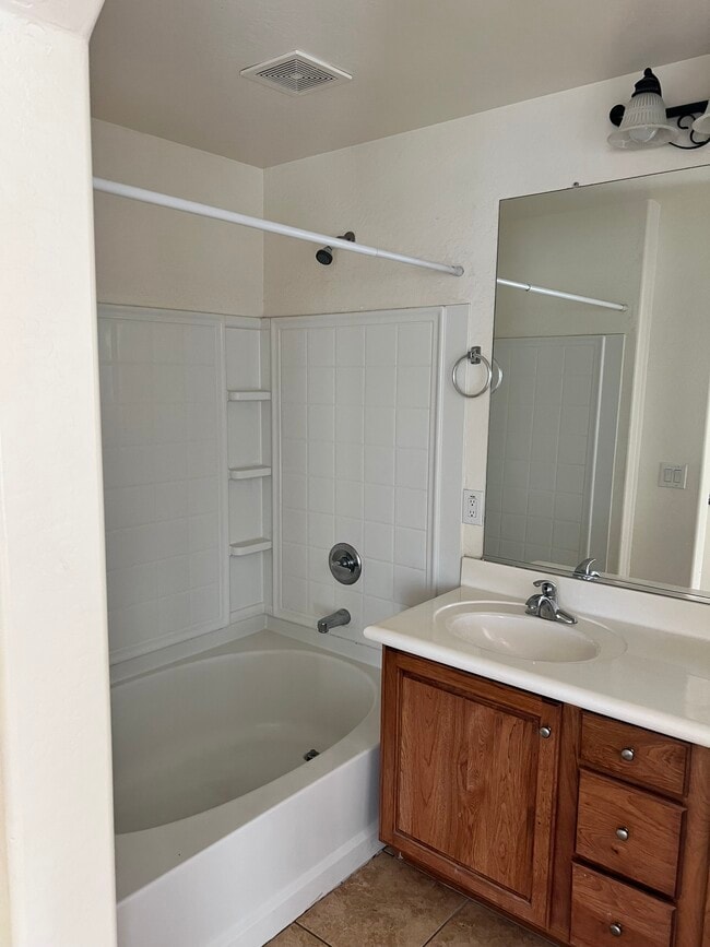 Building Photo - 14072 W Country Gables Dr