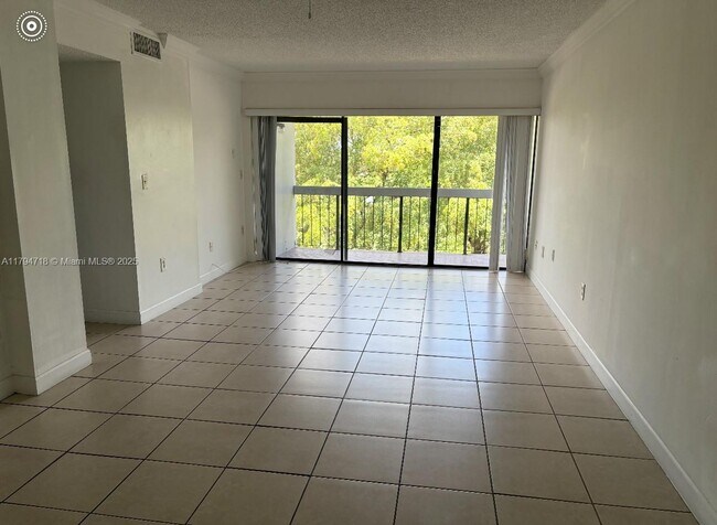 Building Photo - 6320 SW 138th Ct