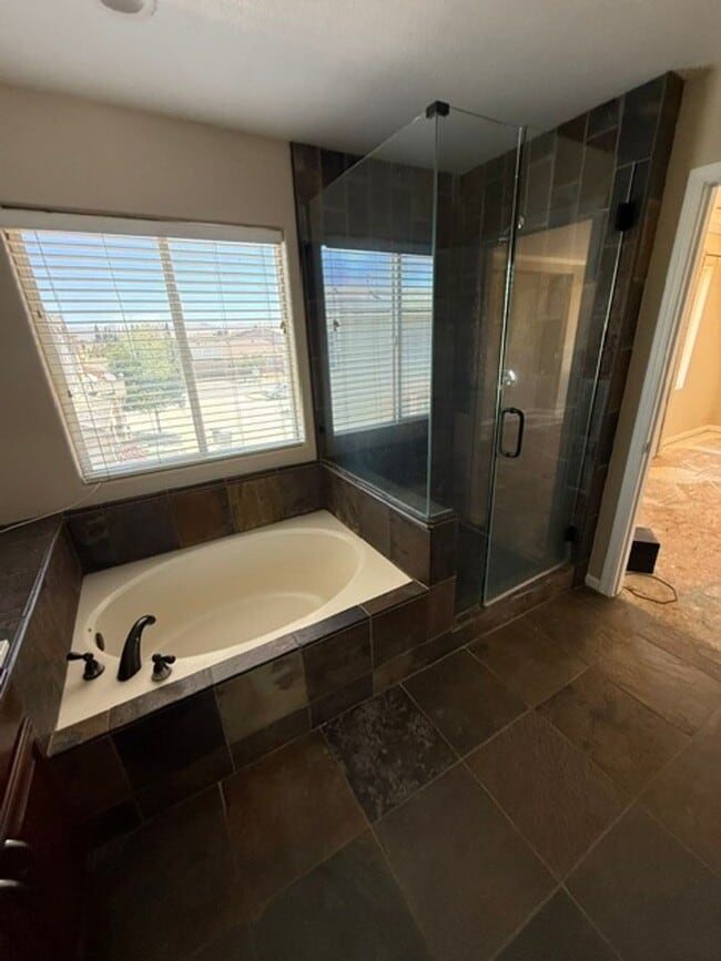 Building Photo - **Beautiful 2-Story Home Next to the Park**