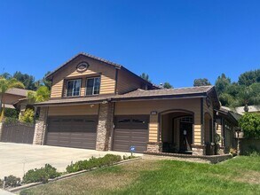 Building Photo - 4 Bedroom/2.5 Bath Home with Pool in Chino...