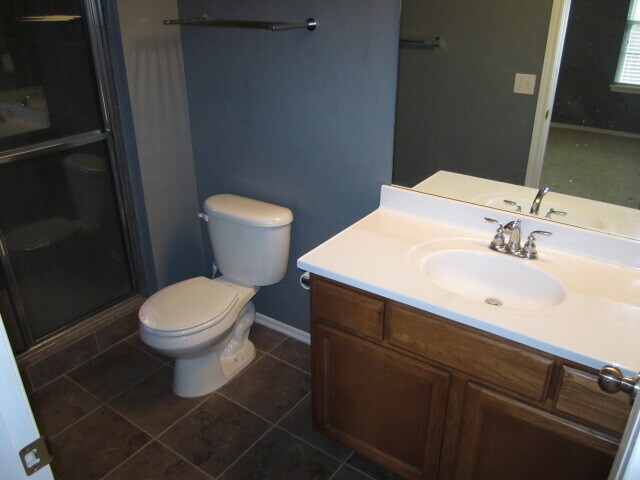 Building Photo - 925 Switzerland Ave