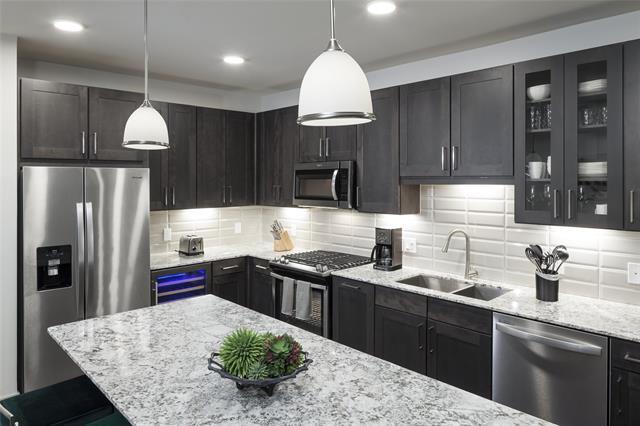 Primary Photo - 5613 Belmont Ave