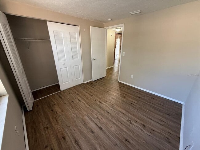 Building Photo - 3246 Fox Lake Dr