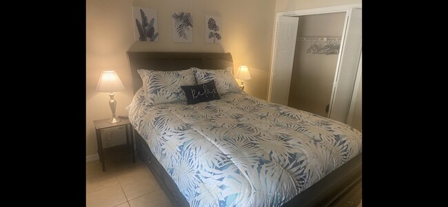 Building Photo - 3501 E Theresa Ln