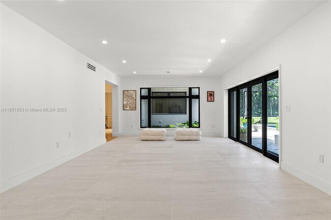 Building Photo - 6220 SW 123rd Terrace