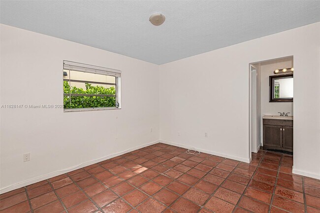Building Photo - 309 Bird Rd