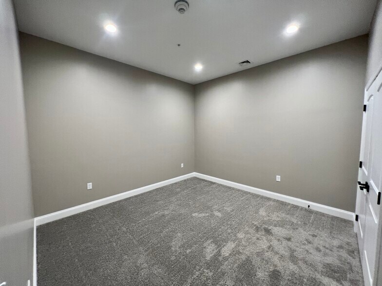 Building Photo - 409 Lackawanna Ave