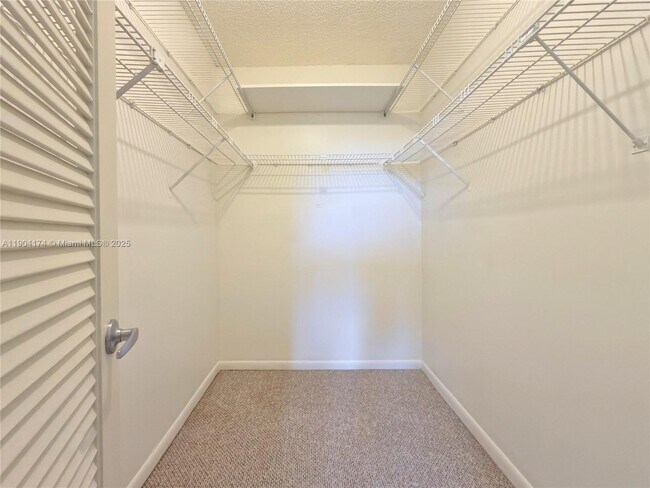 Building Photo - 1470 NE 123rd St