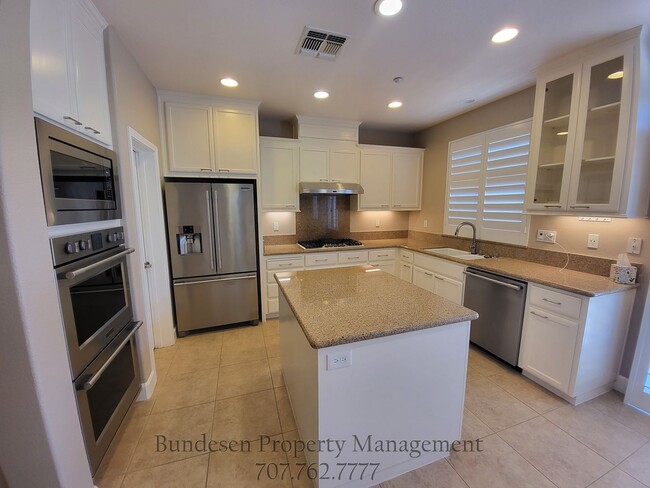 Building Photo - 1727 Southgate Dr