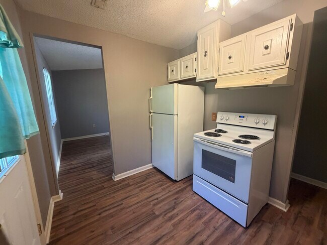 Building Photo - 11 Coulter Dr