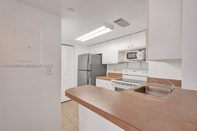 Building Photo - 770 Claughton Island Dr